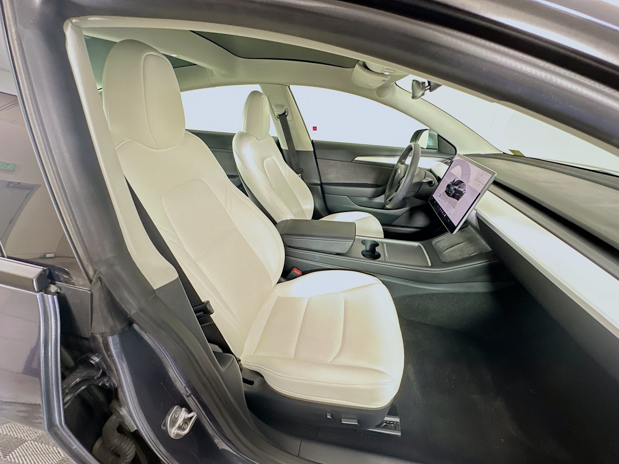 Used 2023 Tesla Model 3 Standard Range RWD image 31