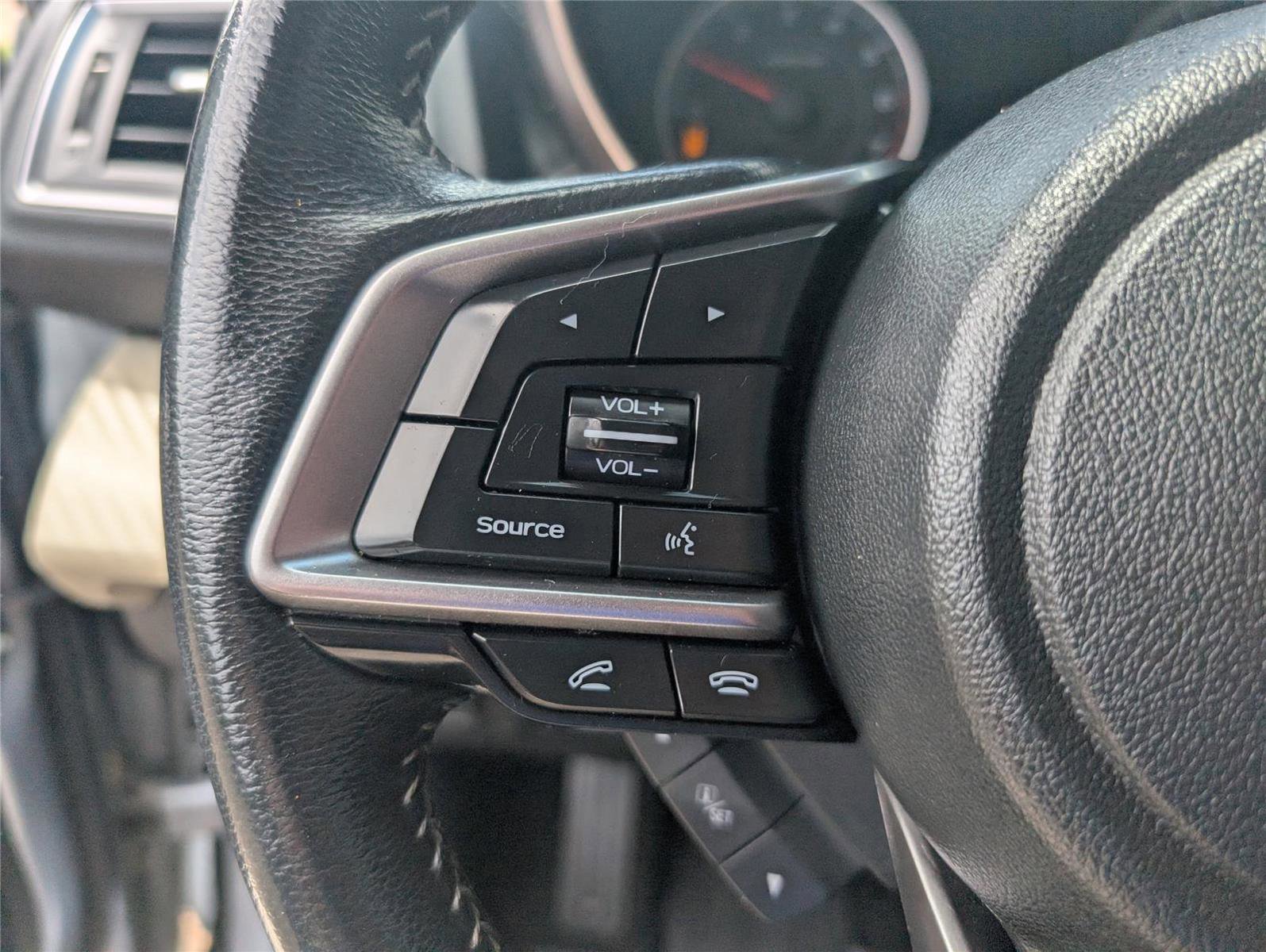 Used 2022 Subaru Ascent Premium w/ Convenience Package image 22