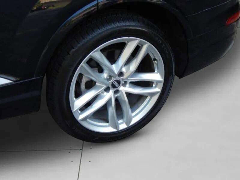 Used 2017 Audi Q7 3.0T Prestige image 9