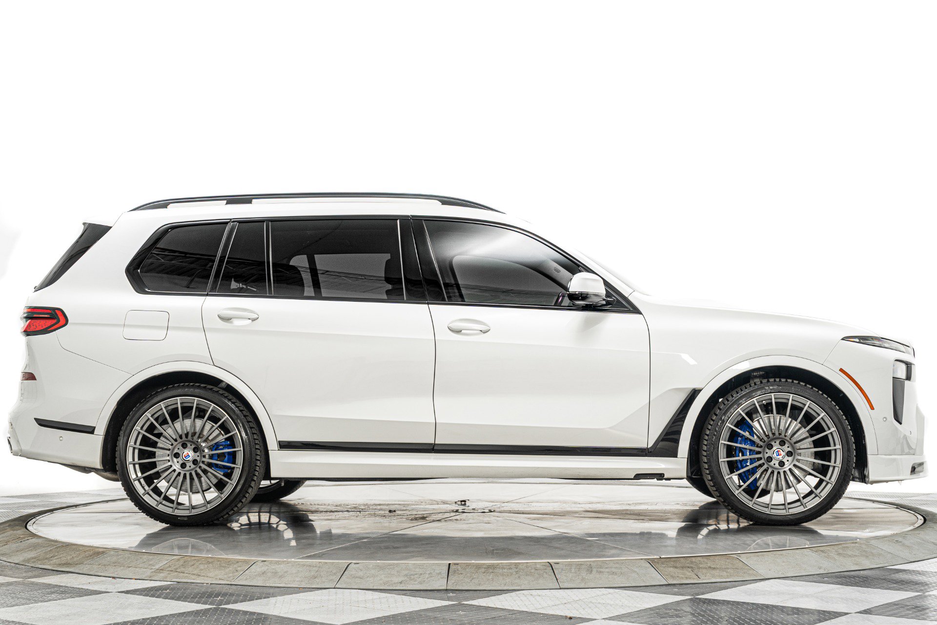 Used 2024 BMW ALPINA XB7 image 48