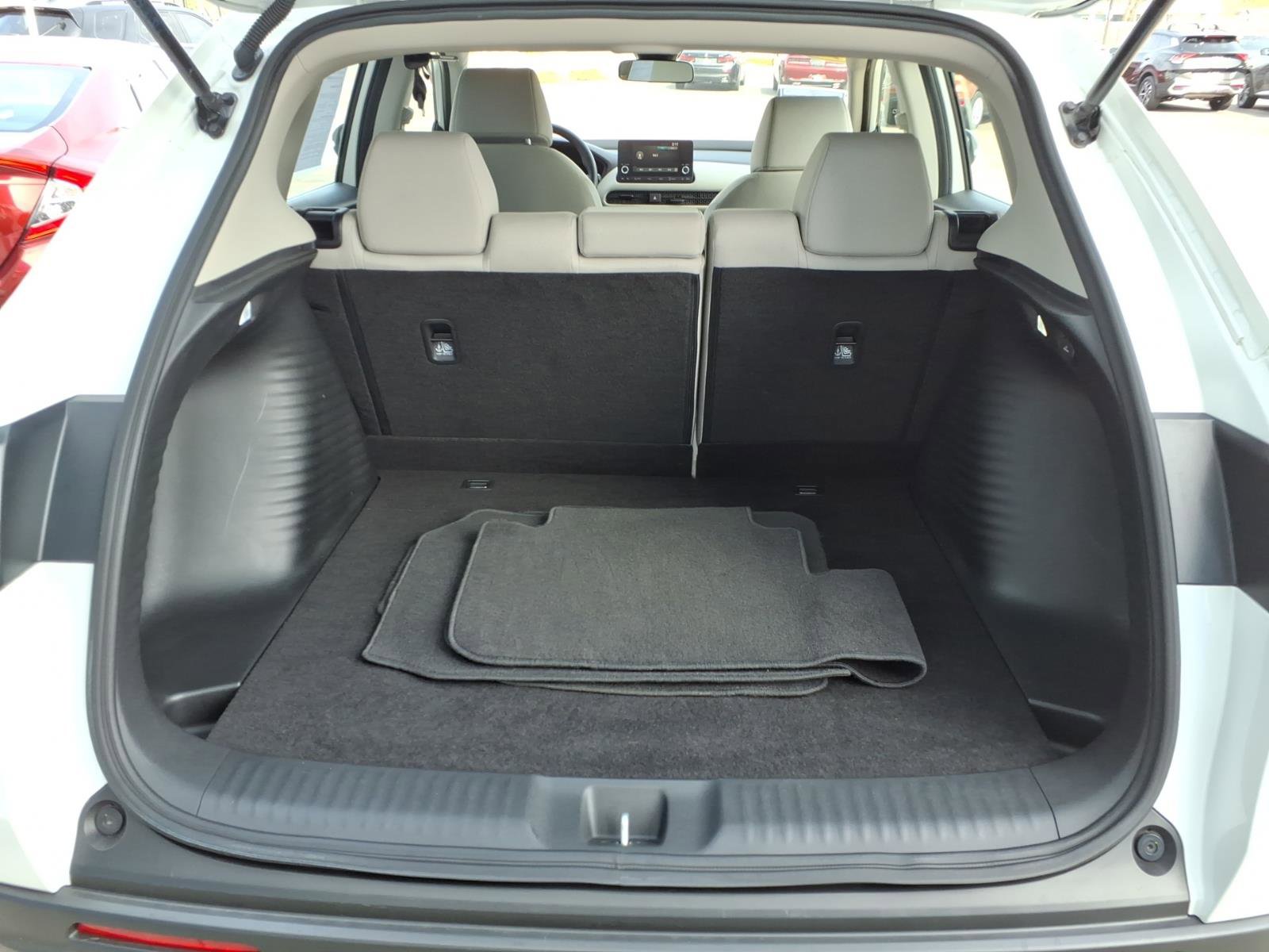 Used 2023 Honda HR-V LX image 11