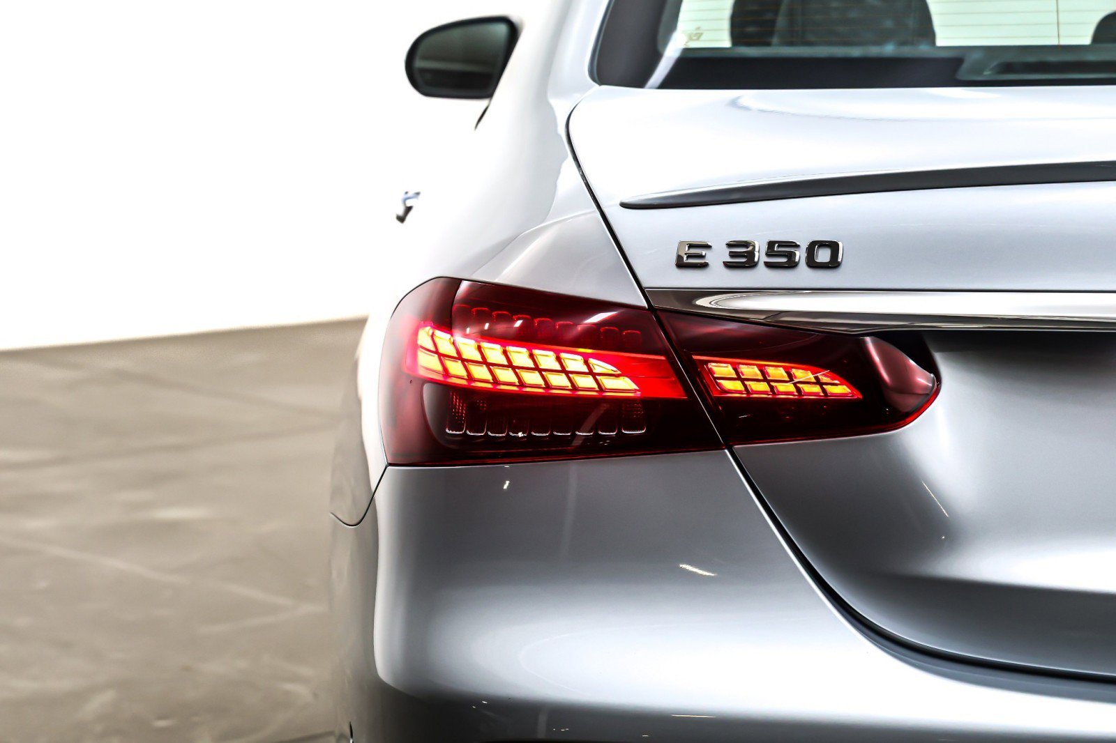 Used 2022 Mercedes-Benz E 350 Sedan image 15