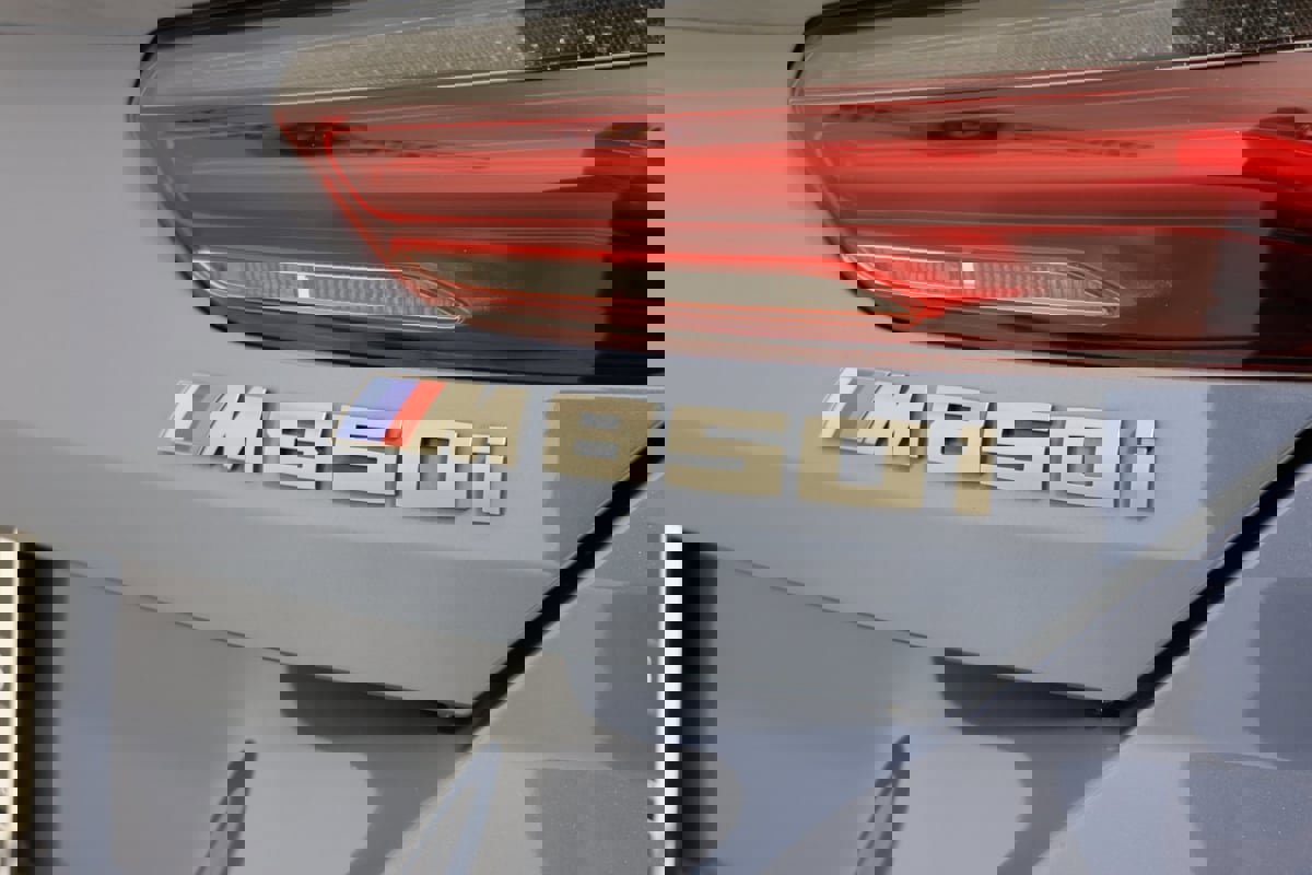 Used 2019 BMW M850i xDrive M850i xDrive w/ Comfort Seating Package image 15