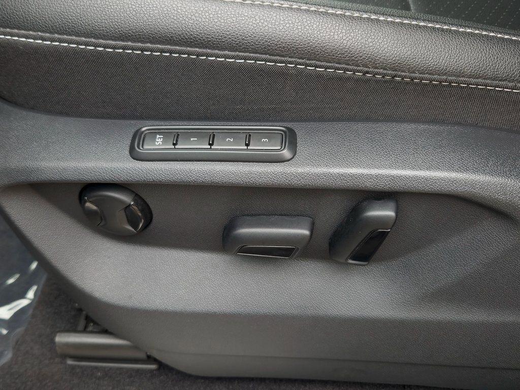 Used 2023 Volkswagen Atlas SEL image 11