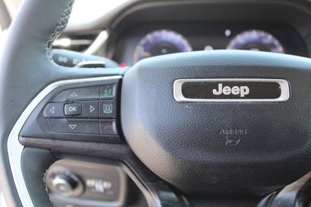 Used 2023 Jeep Grand Cherokee L Limited AWD/4WD image 20