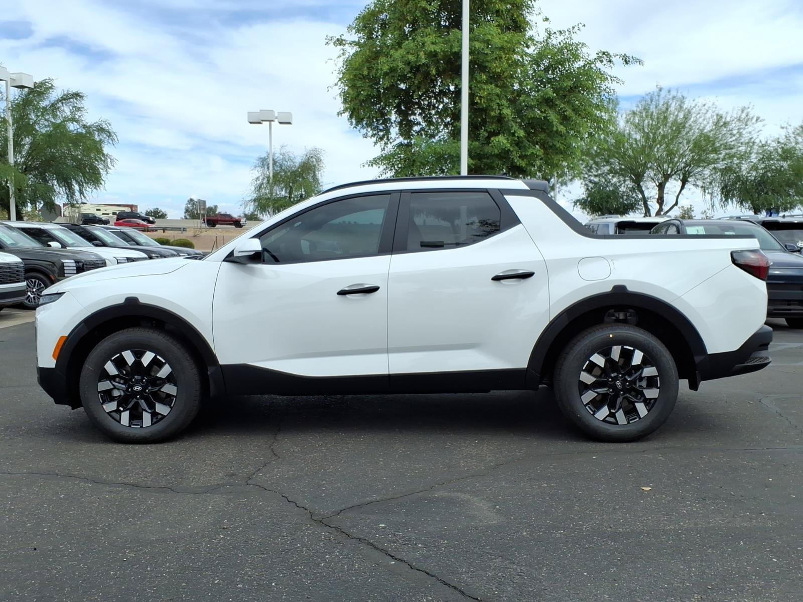 New 2026 Hyundai Santa Cruz SEL FWD image 2