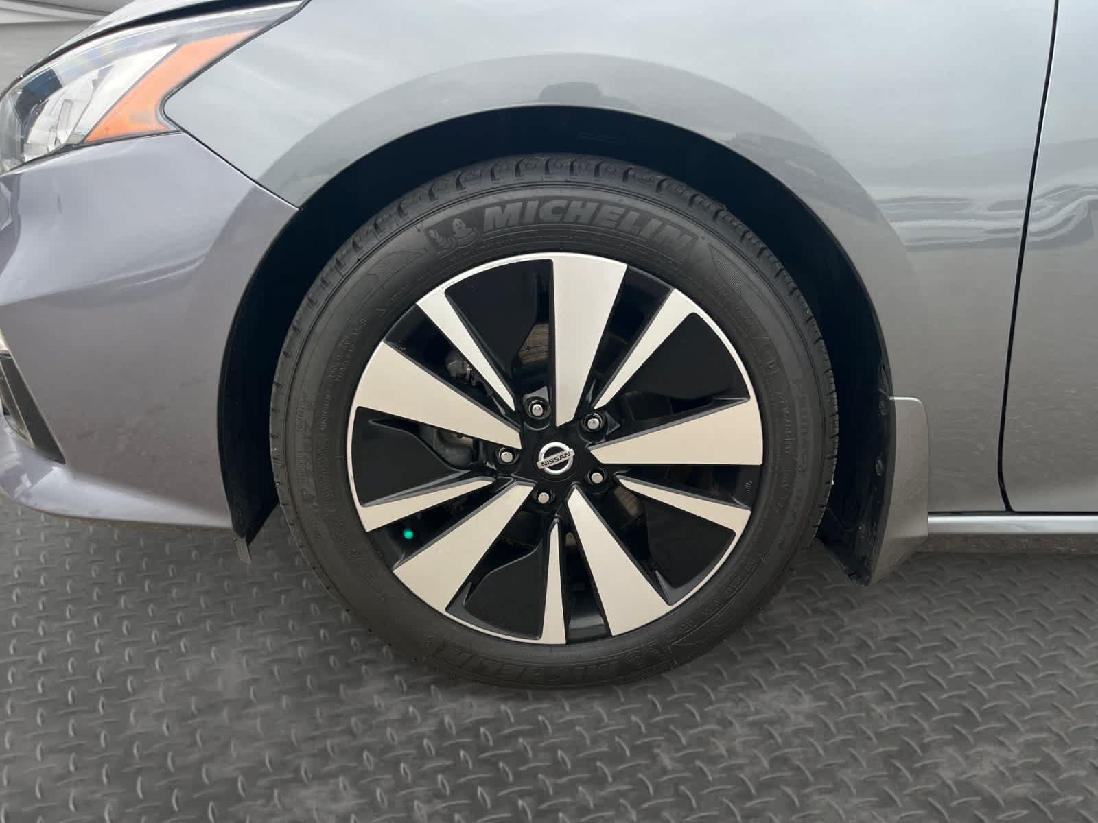 Used 2019 Nissan Altima 2.5 SV FWD image 9