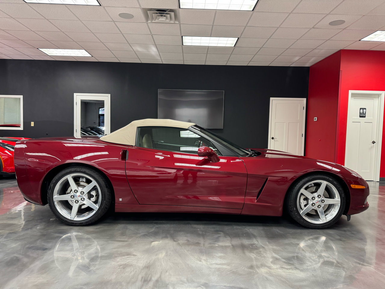 Used 2006 Chevrolet Corvette Convertible w/ Preferred Equipment Group image 24