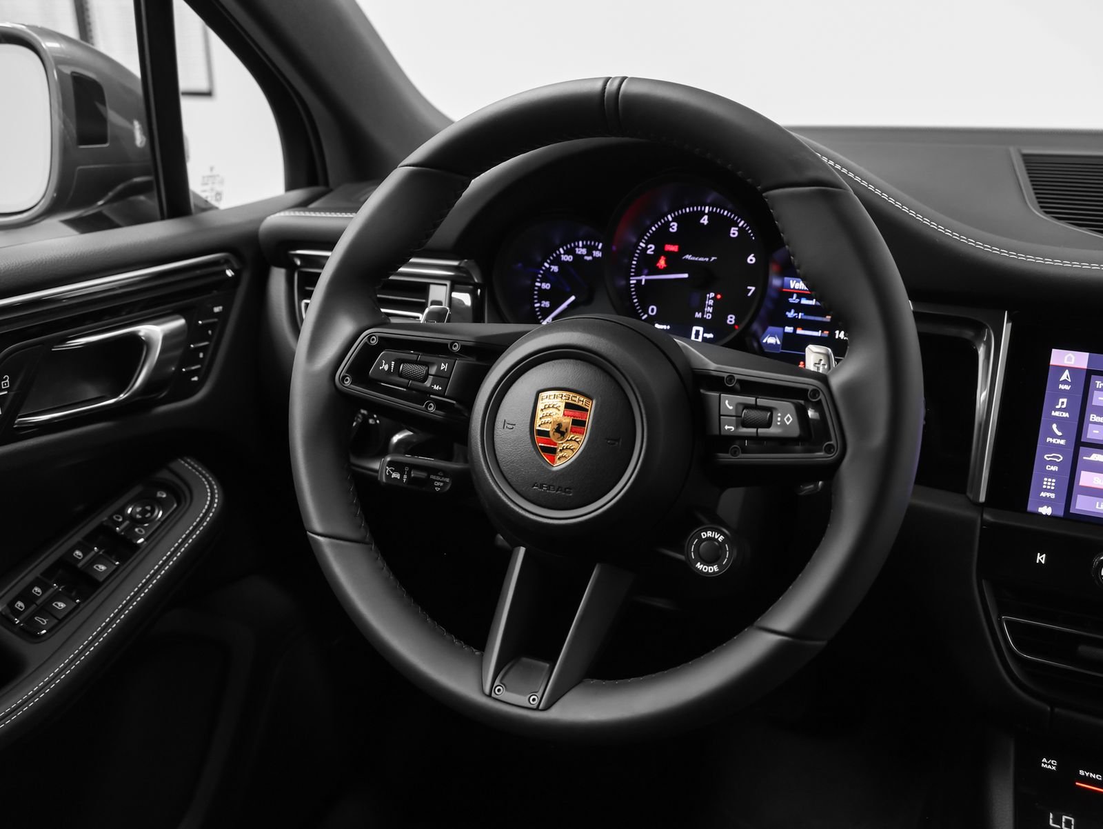 New 2026 Porsche Macan Turbo AWD/4WD image 33