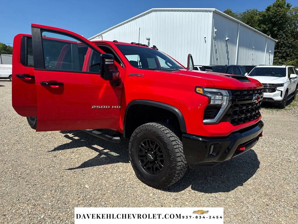 Used 2024 Chevrolet Silverado 2500 ZR2 w/ Technology Package AWD/4WD image 39