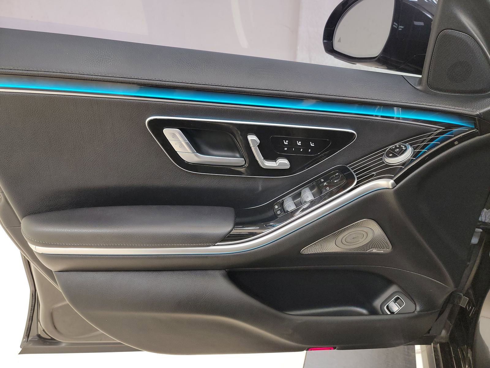 Used 2023 Mercedes-Benz S 580e 4MATIC Sedan w/ AMG Line image 12