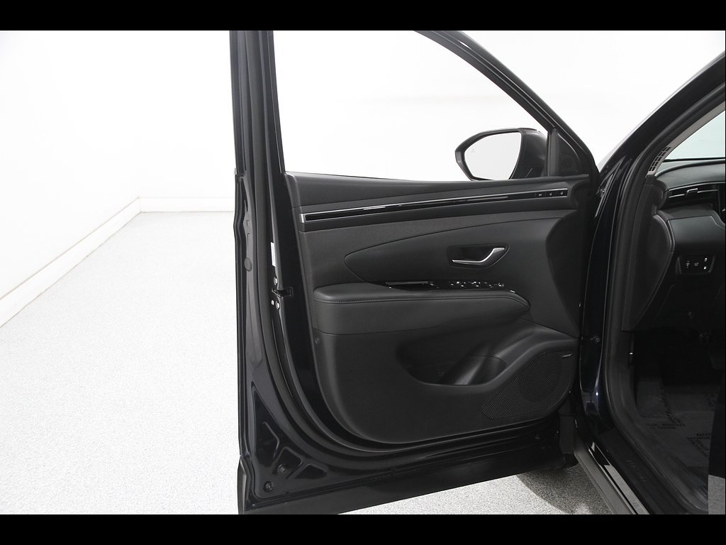 Certified 2024 Hyundai Tucson Limited AWD/4WD image 4