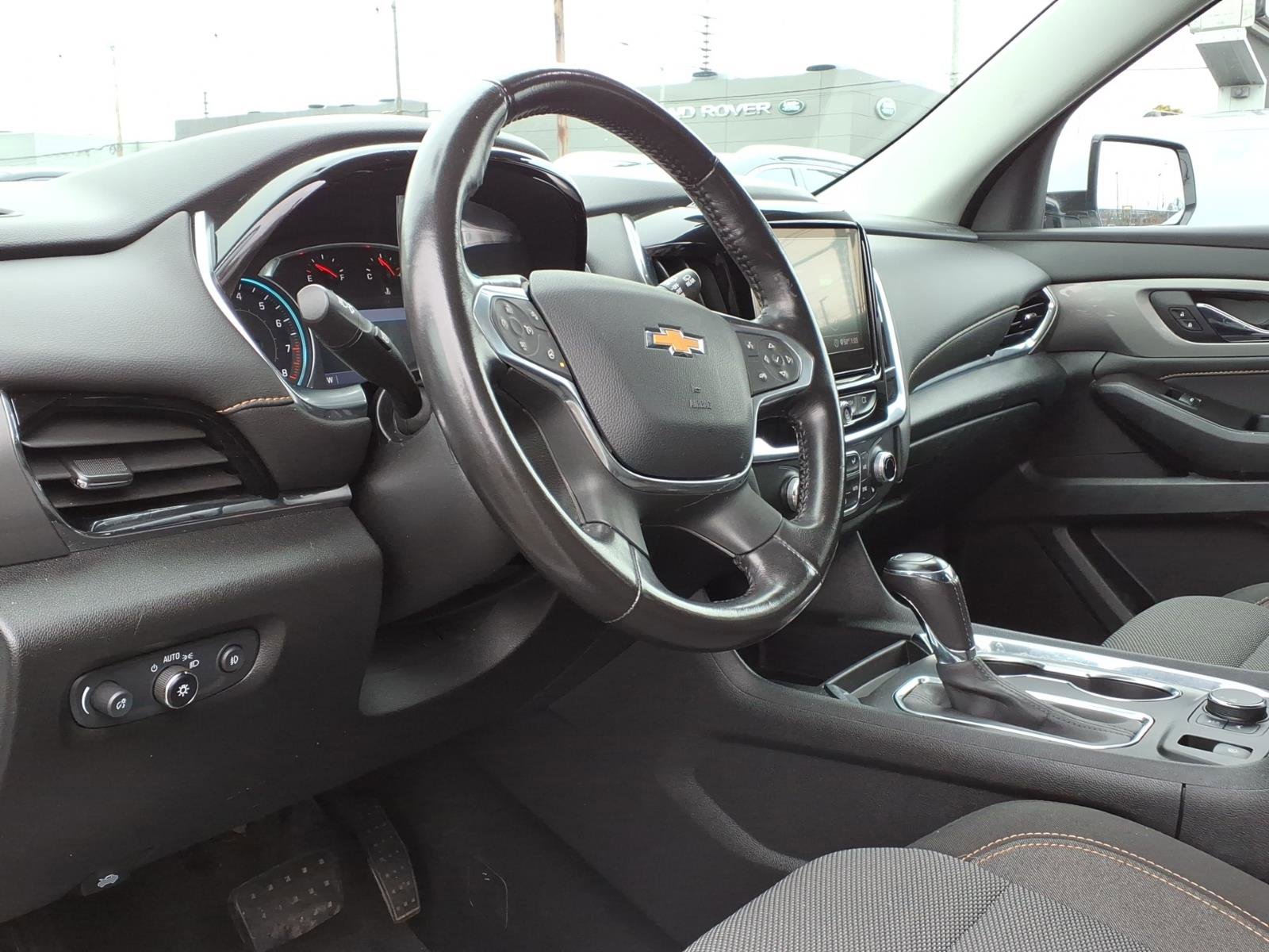Used 2020 Chevrolet Traverse LT image 21