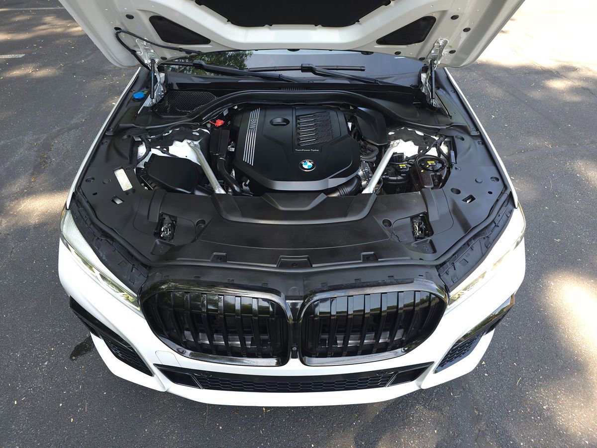 Used 2022 BMW 740i xDrive w/ M Sport Package AWD/4WD image 62