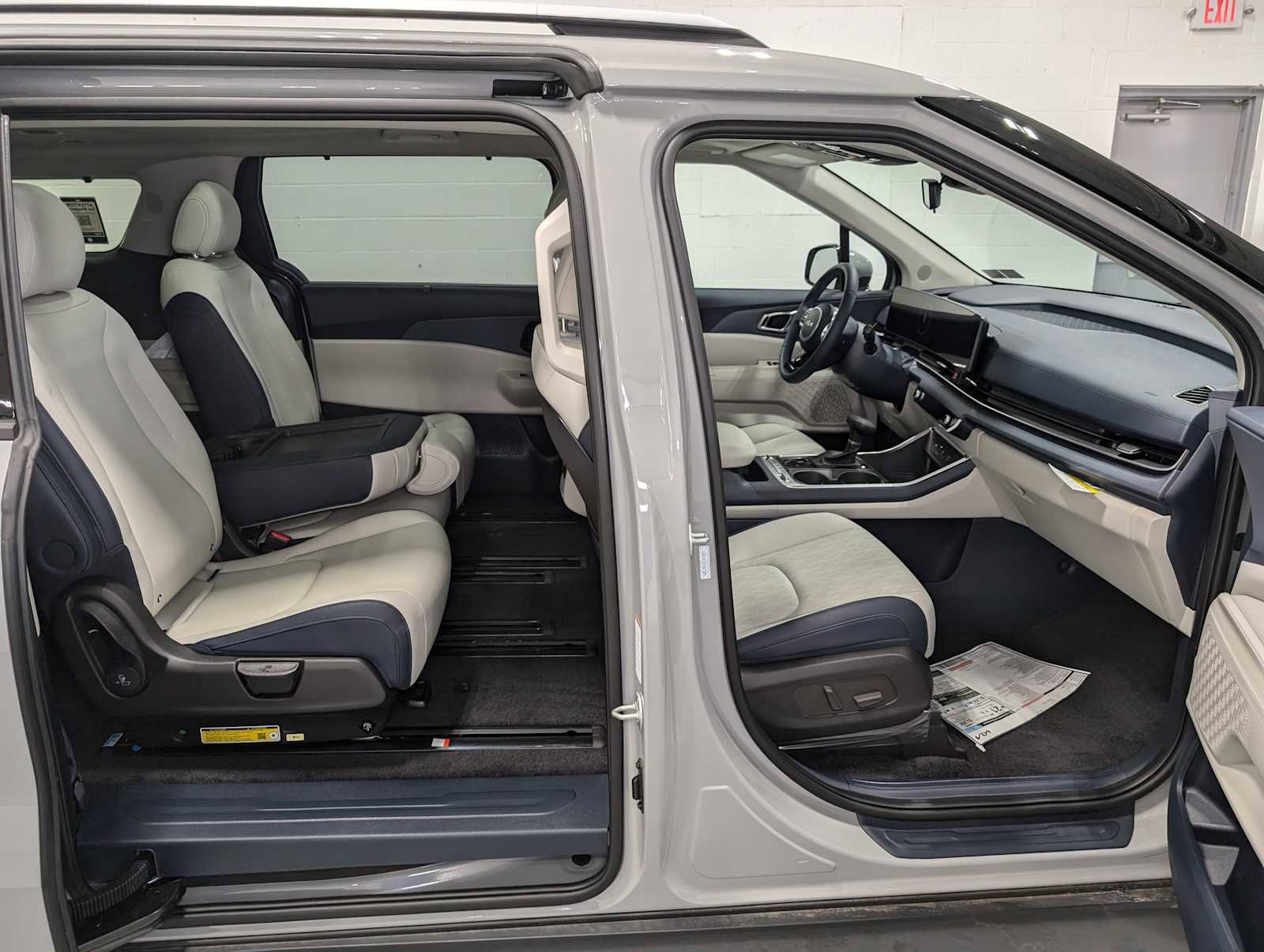 New 2026 Kia Carnival SX image 7