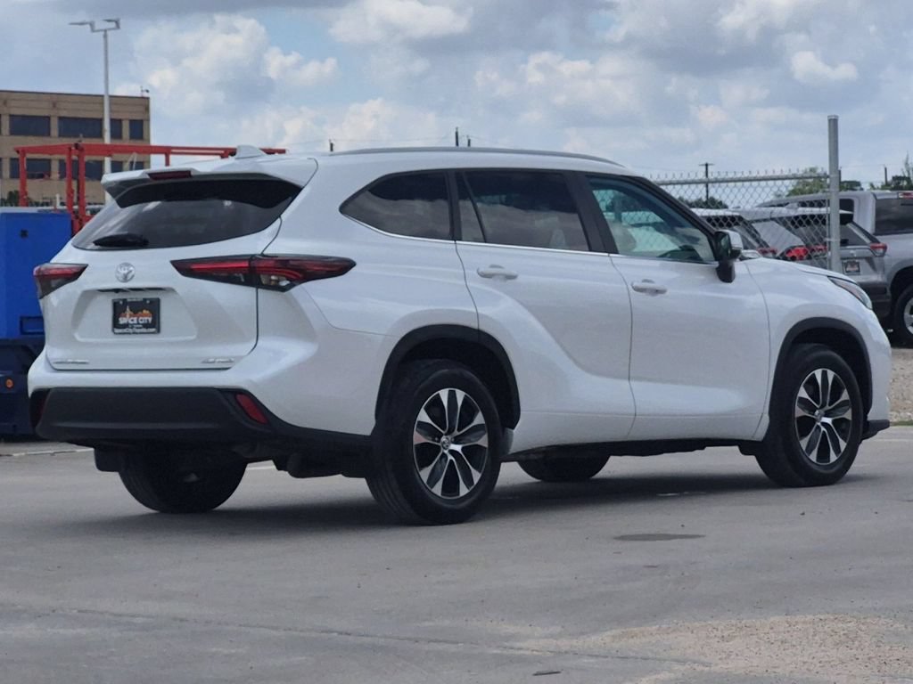 Used 2026 Toyota Highlander XLE AWD/4WD image 6