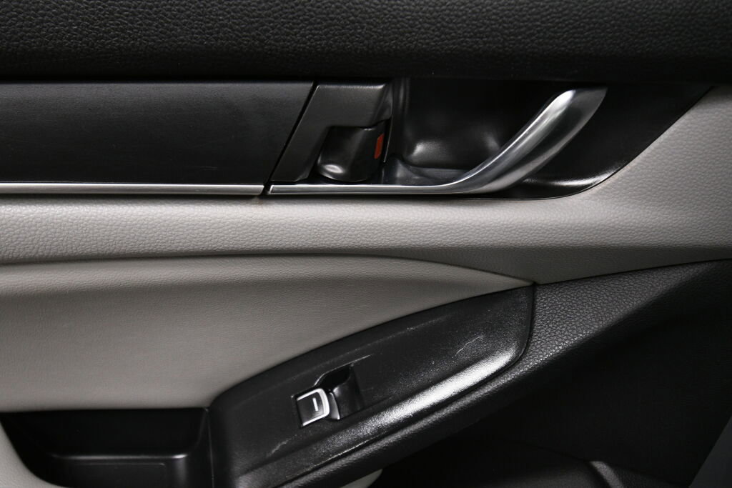 Used 2019 Honda Accord LX image 21