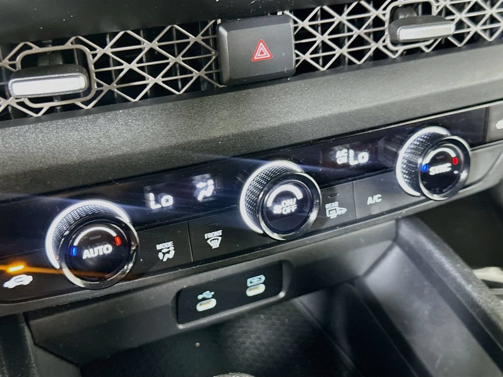 Used 2025 Honda Accord SE image 27
