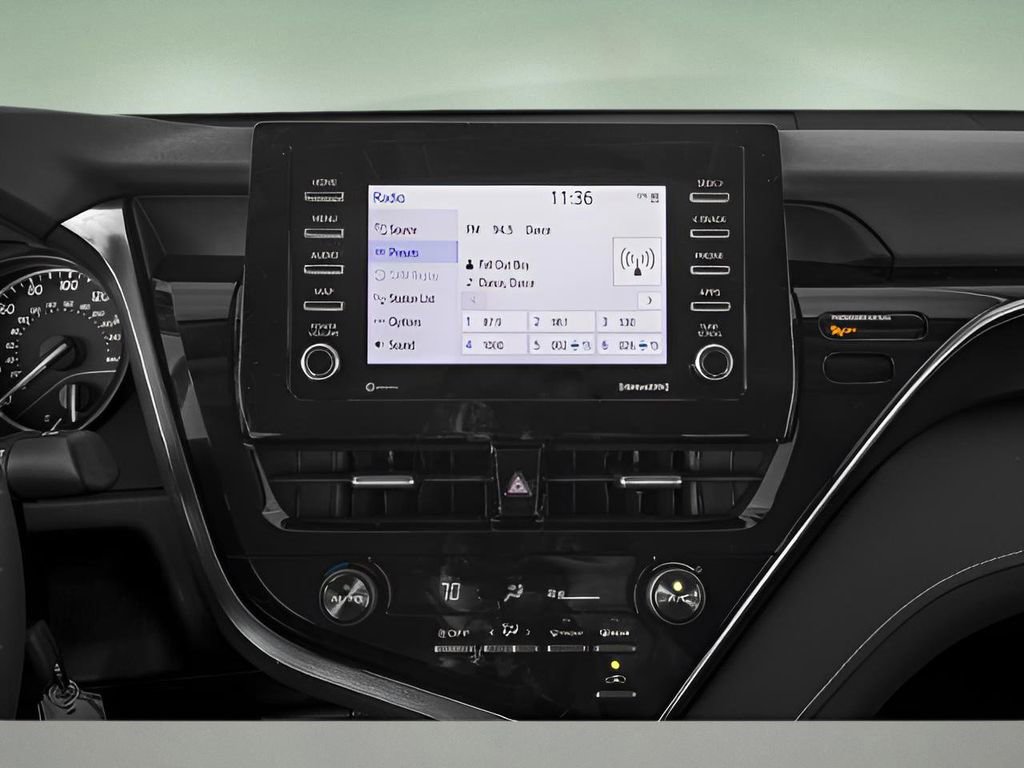 Used 2021 Toyota Camry SE w/ Convenience Package image 11