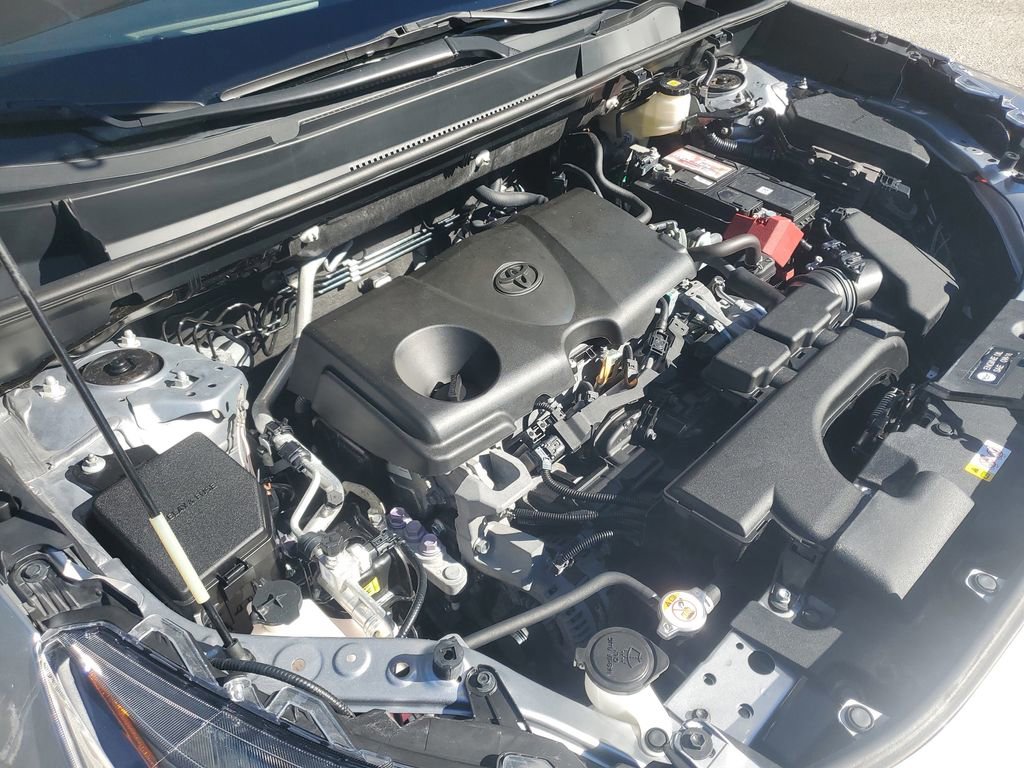 Used 2021 Toyota RAV4 XLE image 11