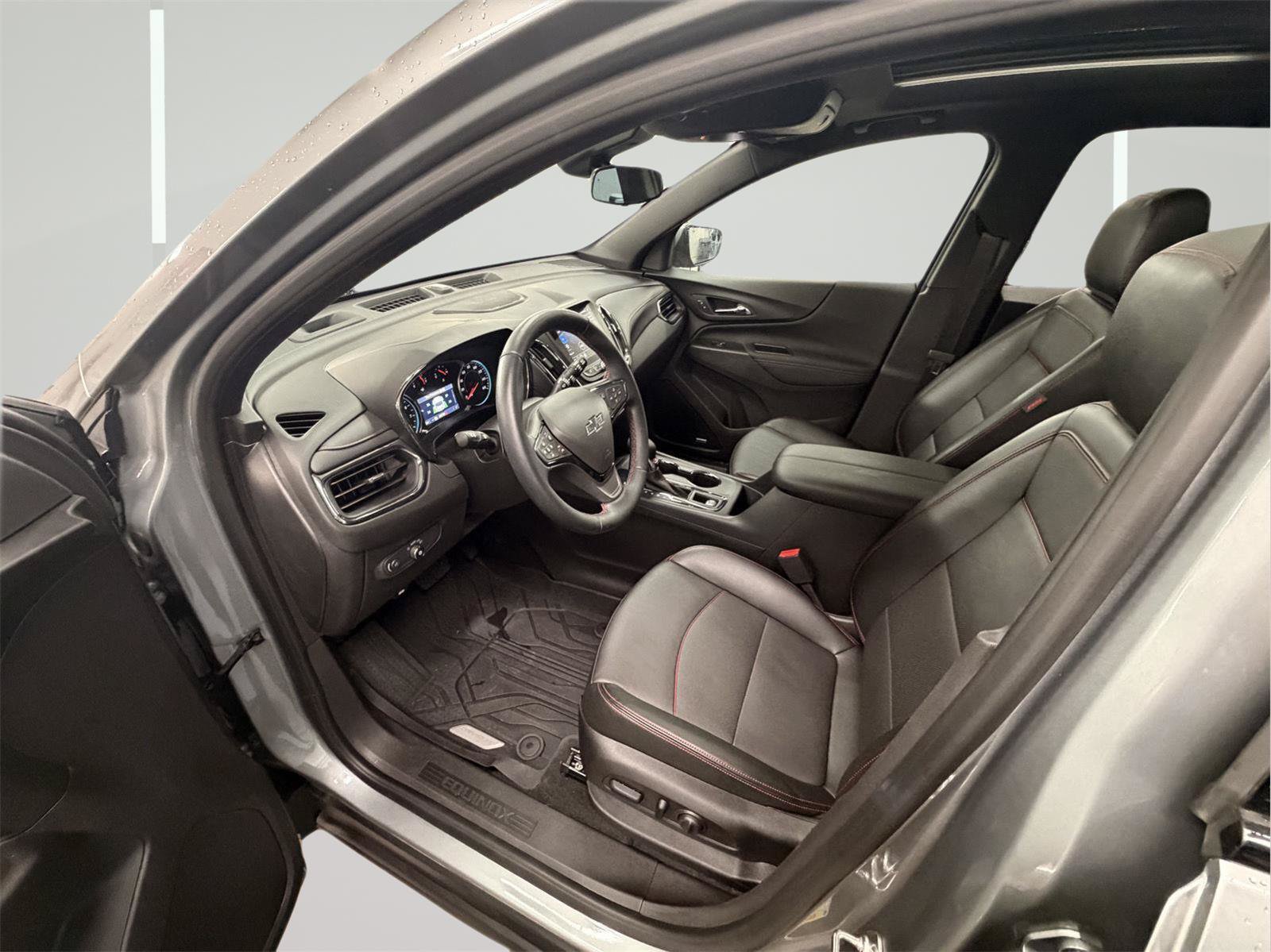 Used 2024 Chevrolet Equinox RS w/ RS Leather Package FWD image 20