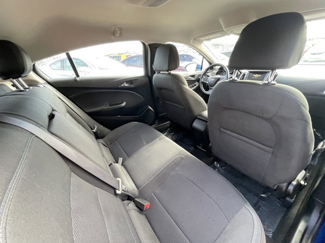 Used 2017 Chevrolet Cruze LT w/ Convenience Package FWD image 10