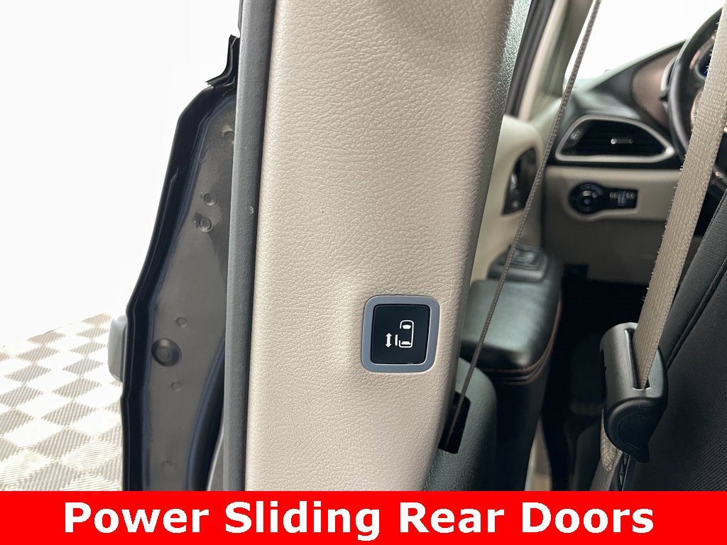 Used 2019 Chrysler Pacifica Touring Plus w/ Advanced Safetytec Group image 46