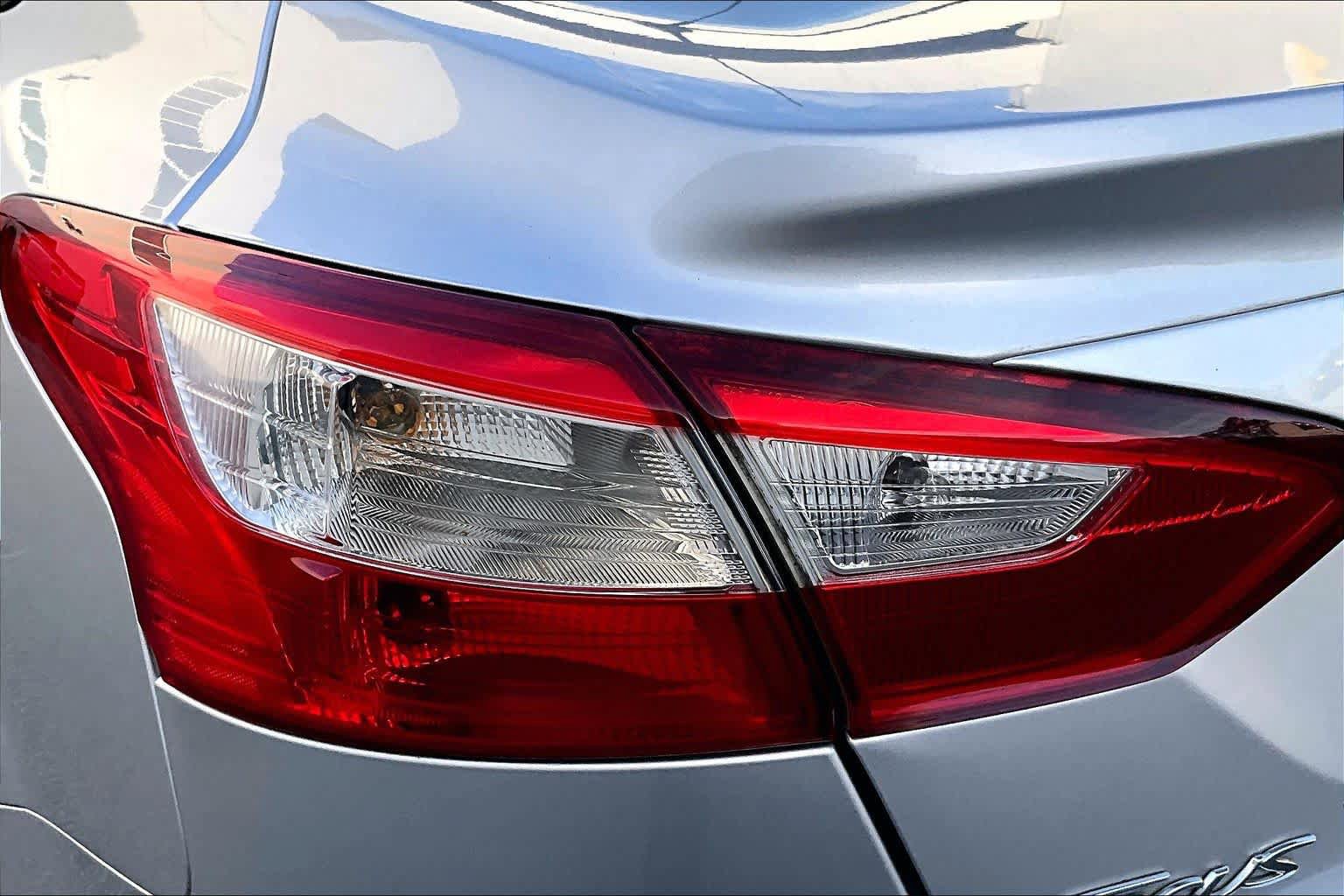 Used 2012 Ford Focus SE FWD image 26