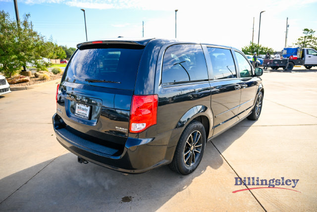 Used 2016 Dodge Grand Caravan SXT w/ UConnect Hands-Free Group FWD image 5