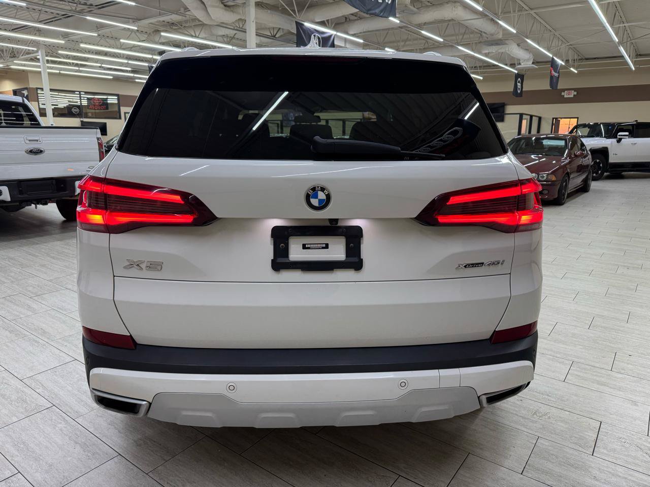 Used 2022 BMW X5 xDrive40i AWD/4WD image 8