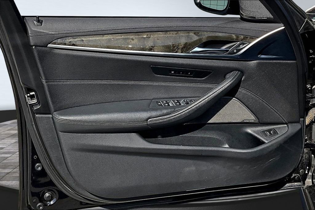 Used 2020 BMW 540i w/ M Sport Package image 13