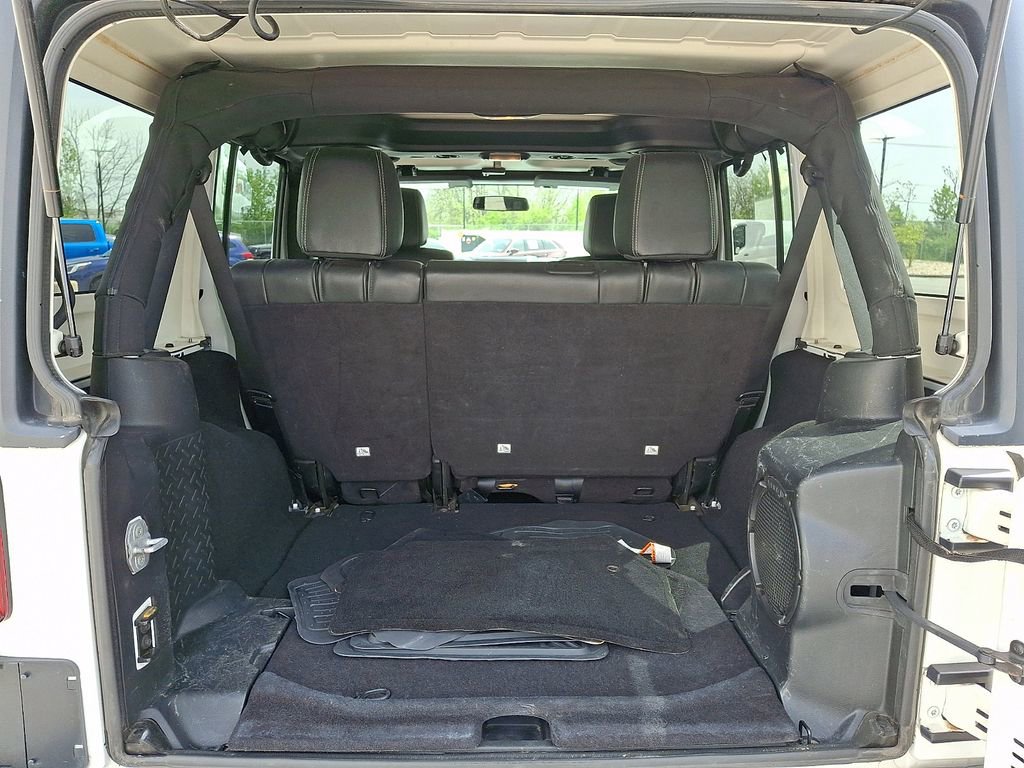 Used 2012 Jeep Wrangler Unlimited Sahara w/ Dual Top Group image 27