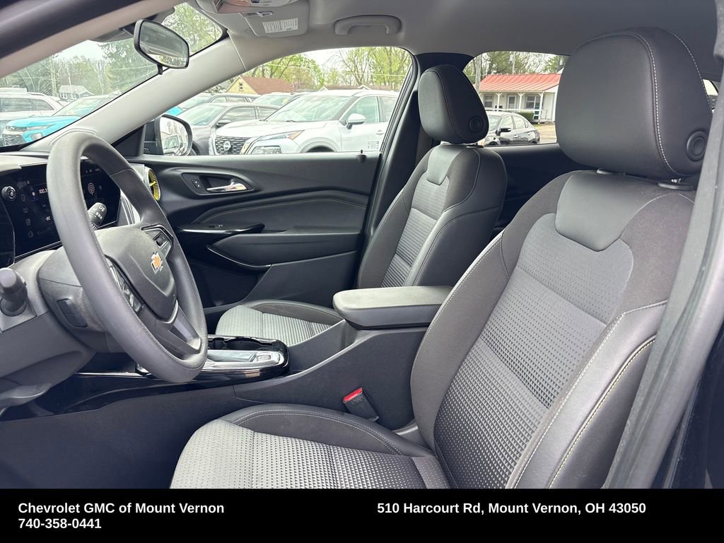 Used 2024 Chevrolet Trax LT image 11