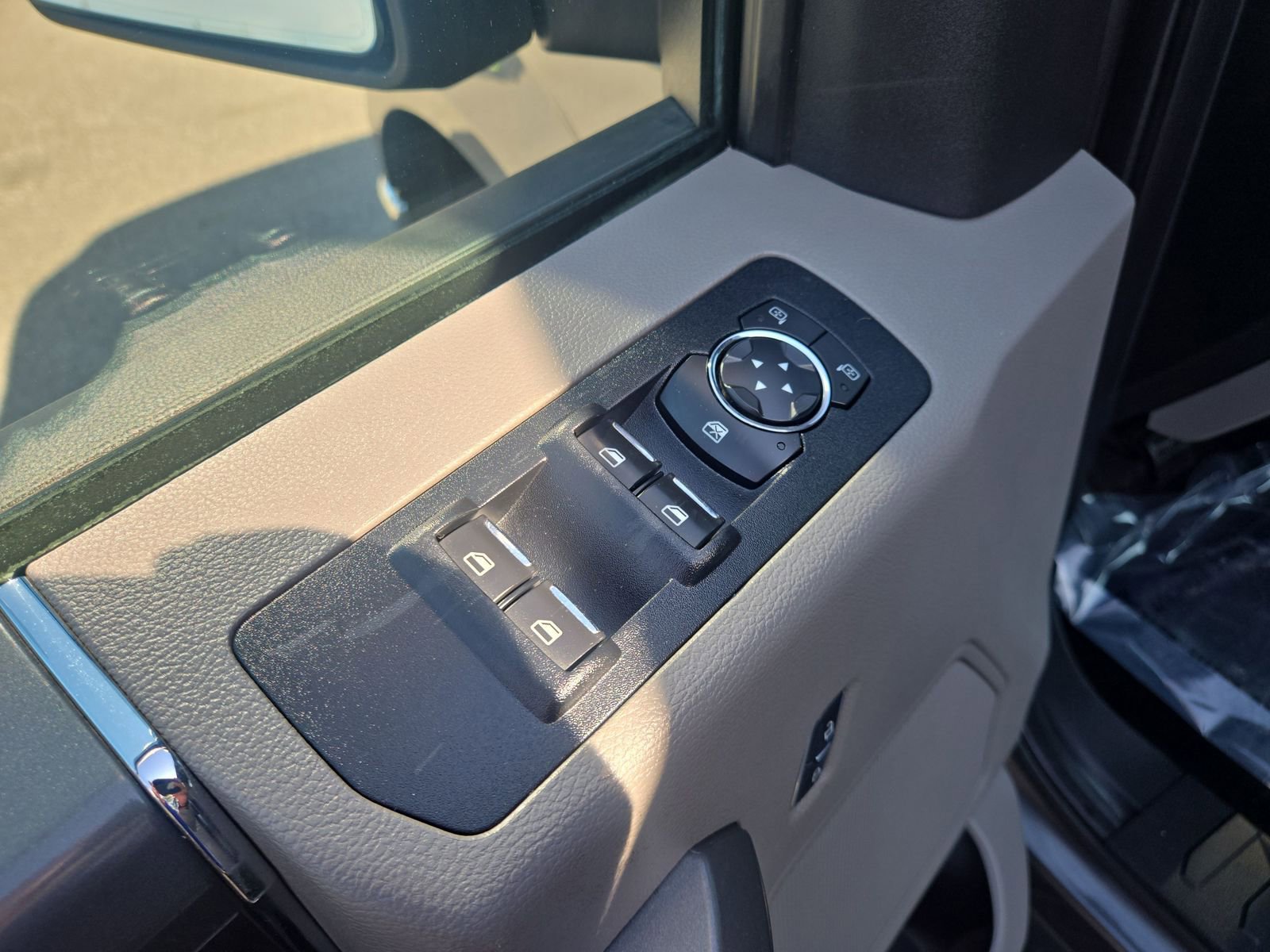 Certified 2017 Ford F150 XLT w/ Equipment Group 302A Luxury image 12