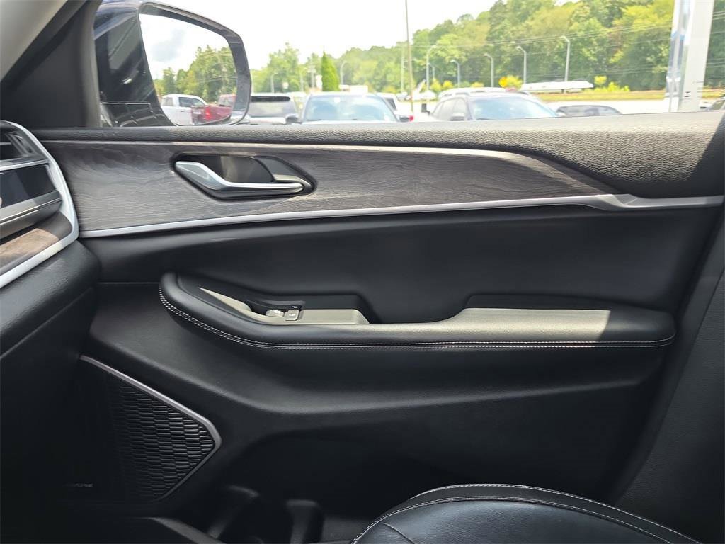 Used 2022 Jeep Grand Cherokee L Limited image 25