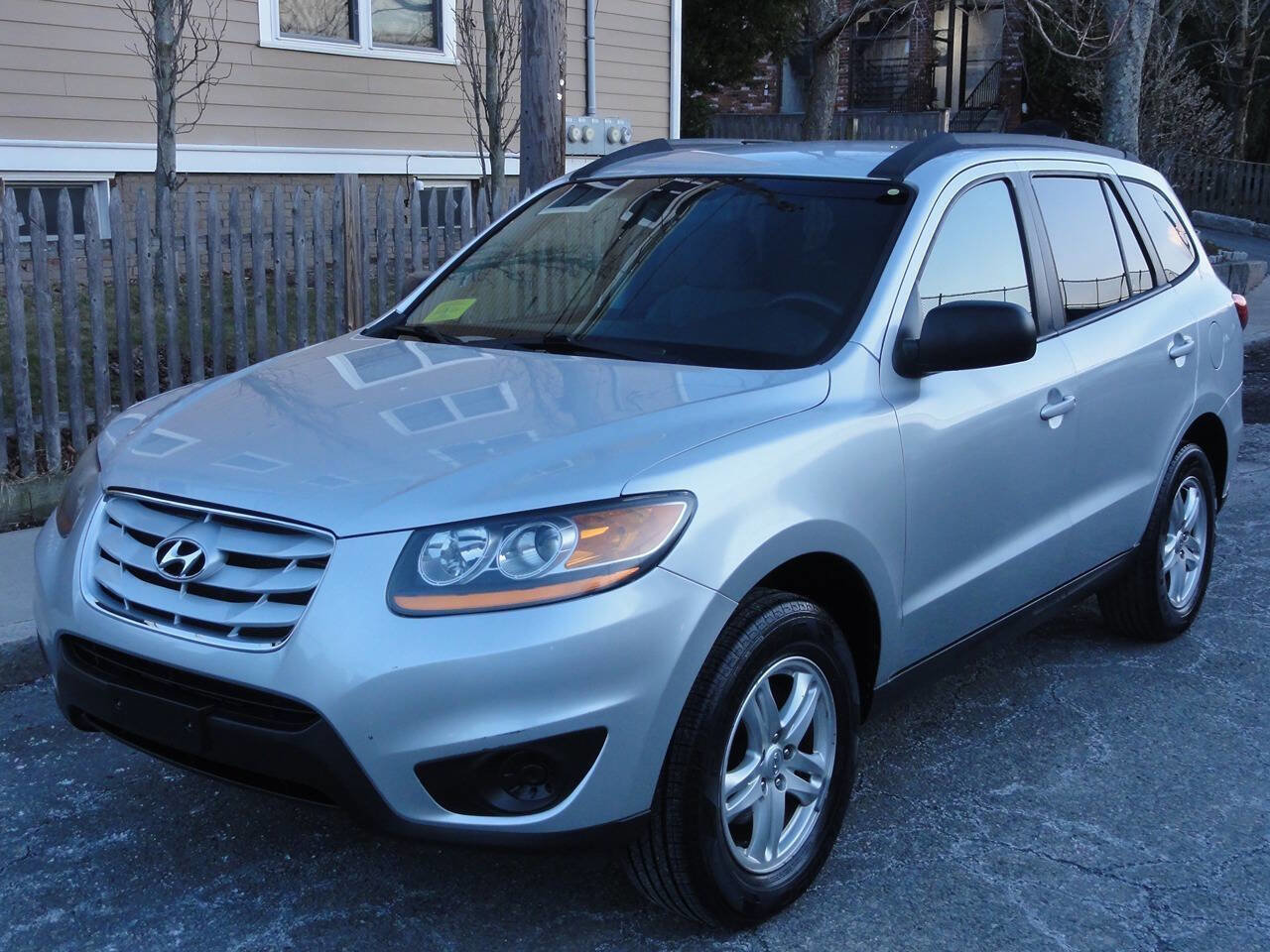 Used 2011 Hyundai Santa Fe GLS image 1