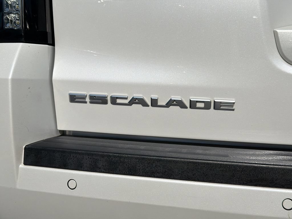 Used 2020 Cadillac Escalade Luxury RWD image 11