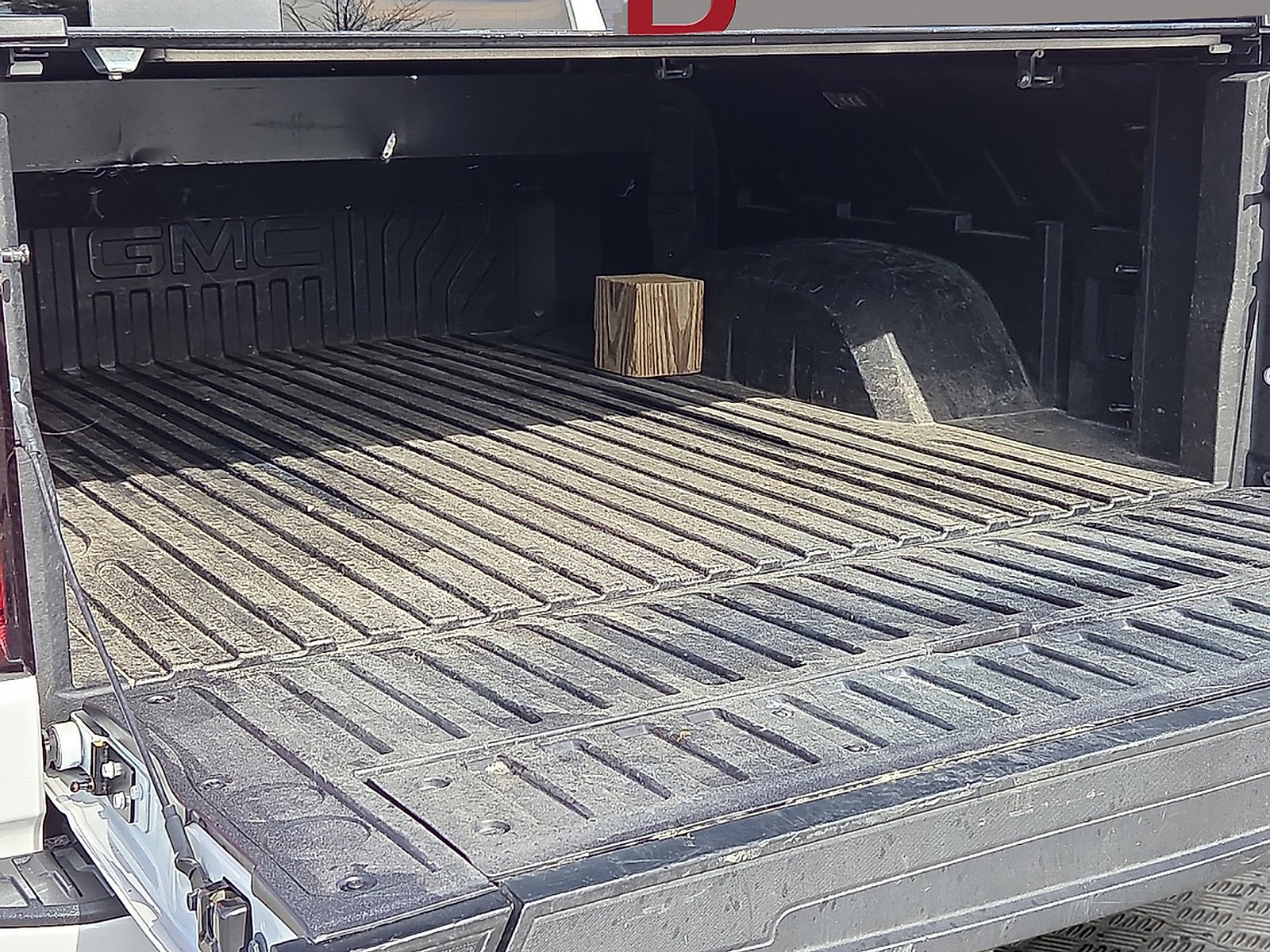 Used 2024 GMC Sierra 1500 Denali Ultimate image 9