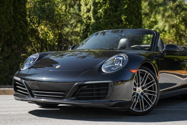 Used 2019 Porsche 911 Carrera RWD image 2