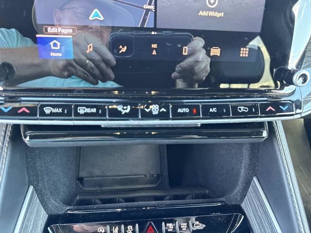 Used 2022 Jeep Wagoneer Series III w/ Flexible Seating Group image 28