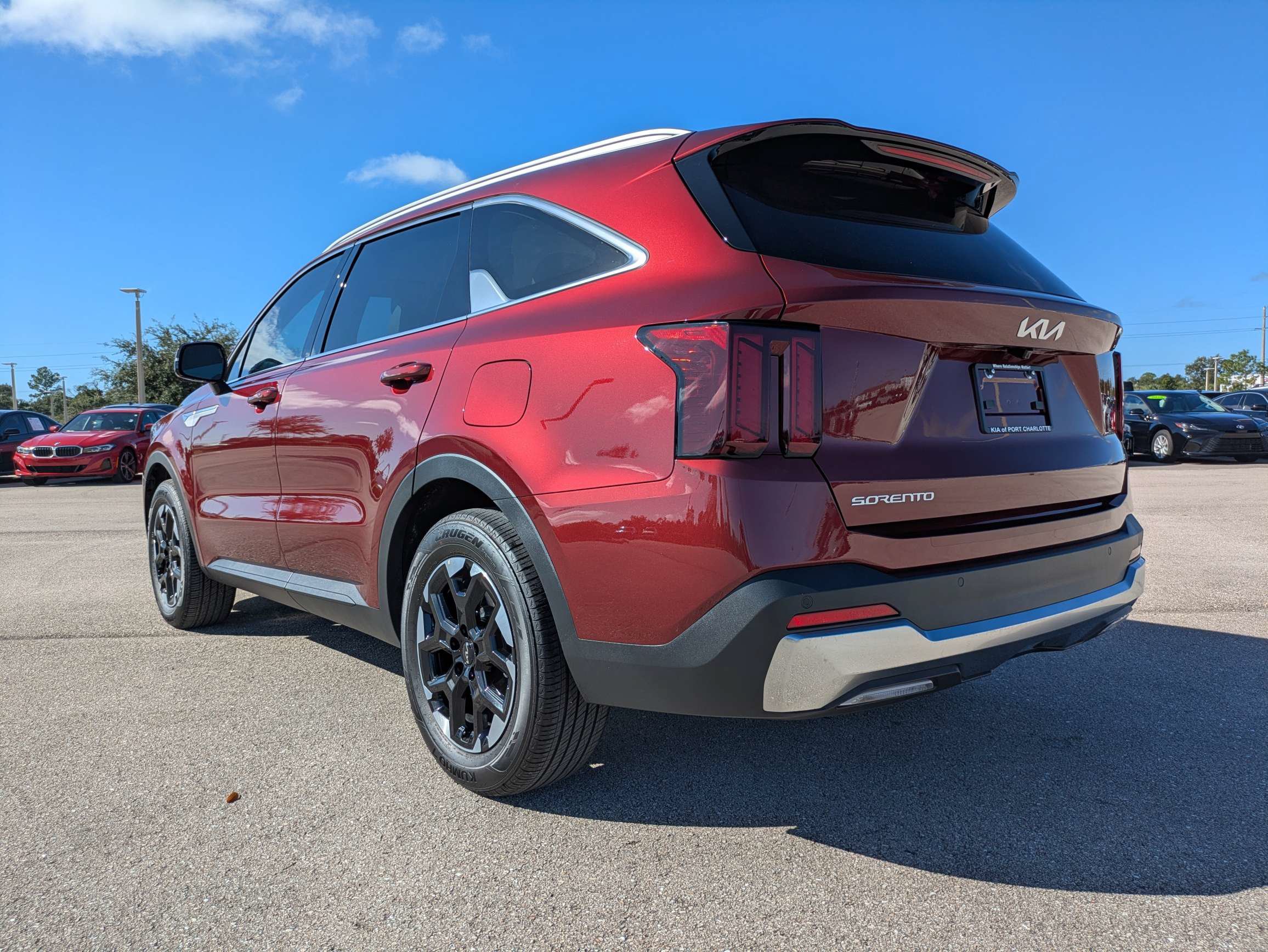 Certified 2025 Kia Sorento S FWD image 6