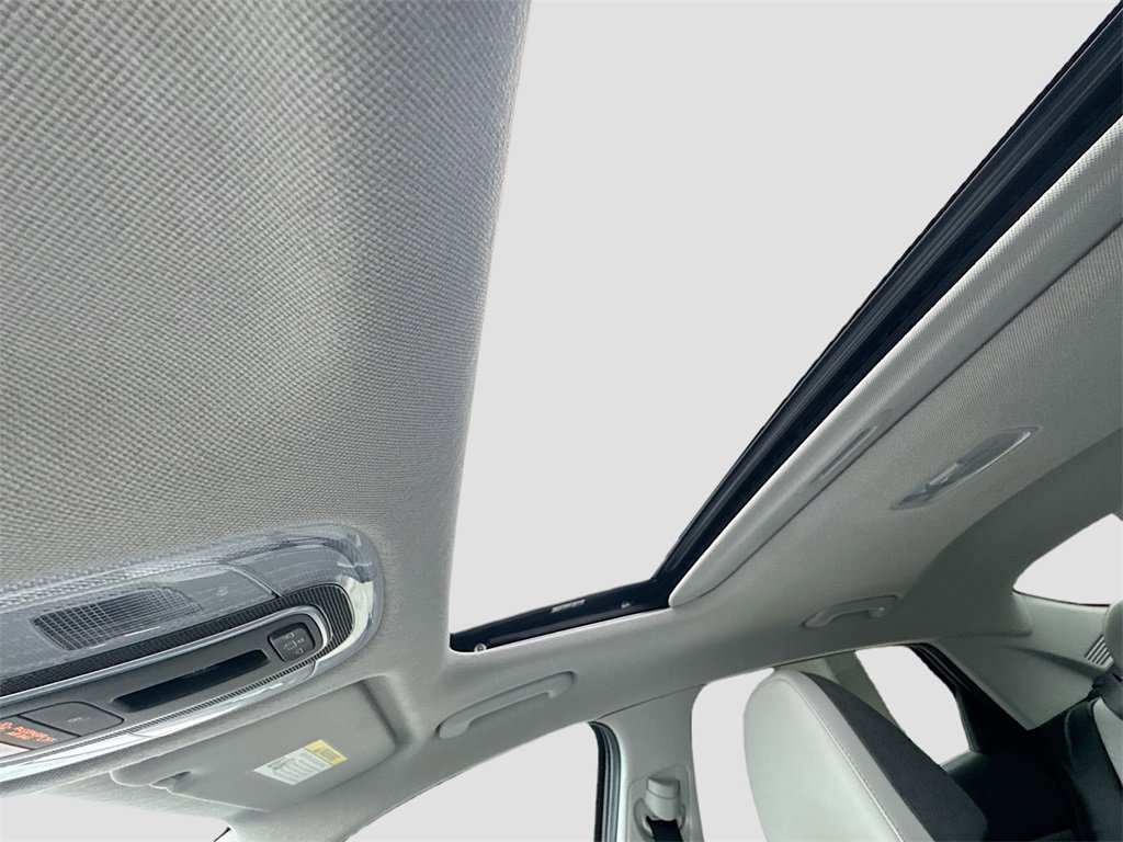 Used 2023 Hyundai Elantra Limited image 23