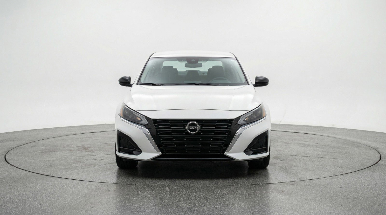 Used 2025 Nissan Altima 2.5 SV image 2