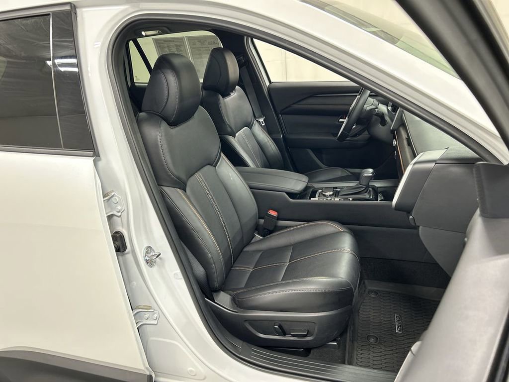 Certified 2025 MAZDA CX-50 AWD 2.5 Hybrid w/ Premium Pkg image 23