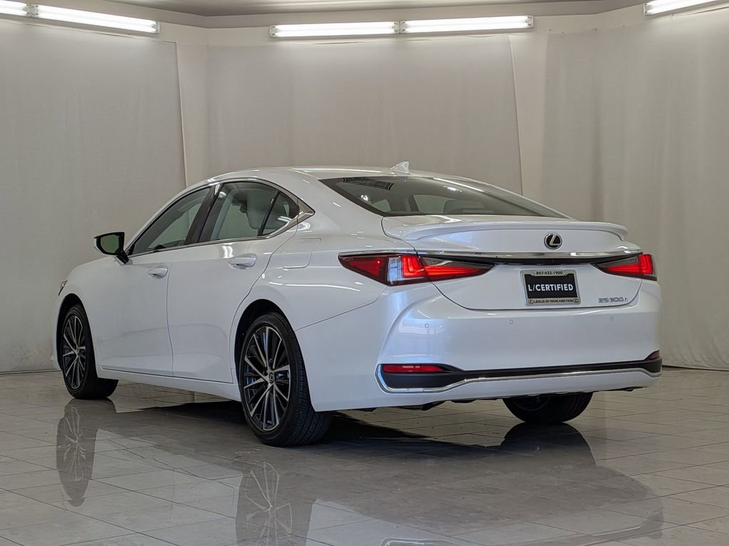Used 2024 Lexus ES 300h w/ Premium Package FWD image 6