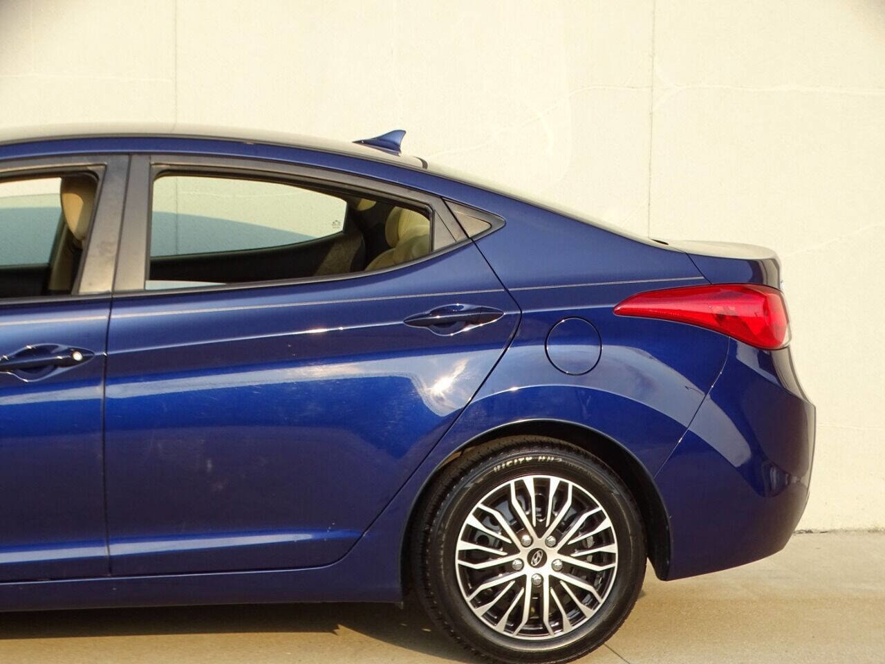 Used 2013 Hyundai Elantra GLS FWD image 76