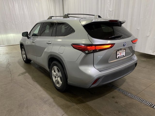 Certified 2020 Toyota Highlander LE image 5