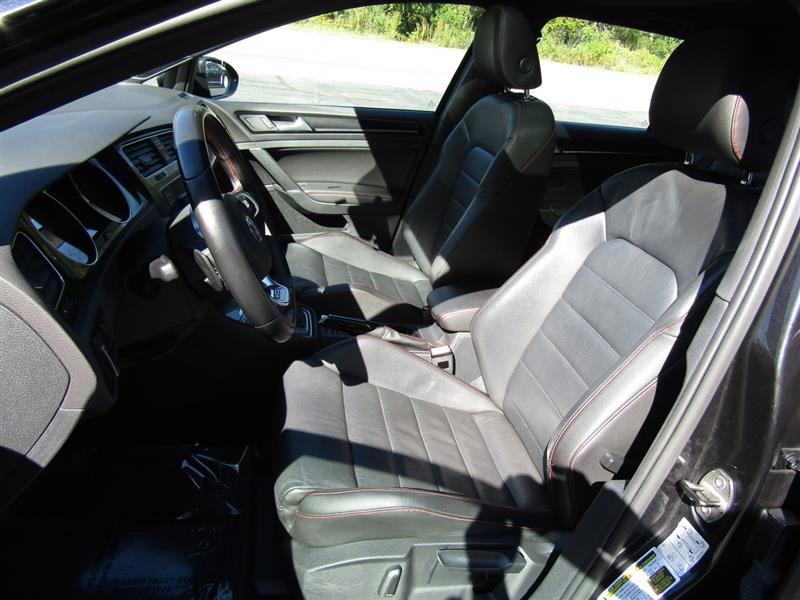 Used 2017 Volkswagen GTI SE image 12