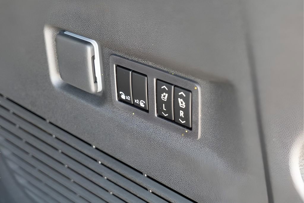 New 2026 GMC Yukon XL AT4 Ultimate w/ LPO, Floor Liner Package image 30