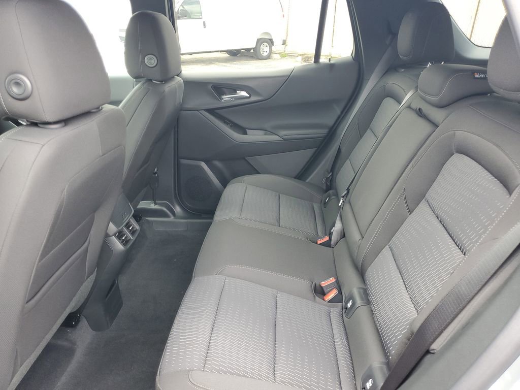 New 2026 Chevrolet Equinox LT w/ Midnight Edition FWD image 8